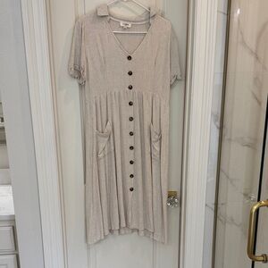 Umgee Cream Button-Down Midi Dress with Pockets never worn